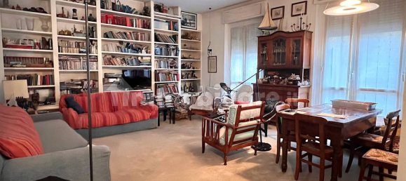 3 bedrooms Apartment in Milan, Italy No. 317163 3