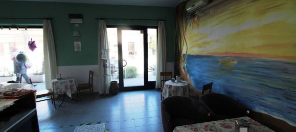 5 bedrooms Apartment in Civitanova Marche, Italy No. 351513 4