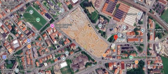 Квартира с 5 комнатами в Лоди, Италия № 110318 2