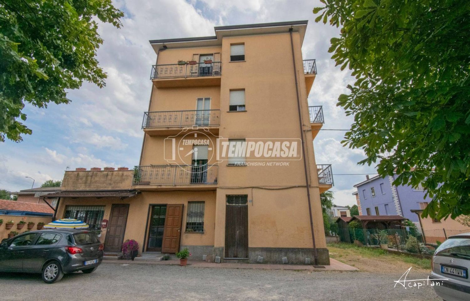 2 bedrooms Apartment in Modena, Italy No. 277067