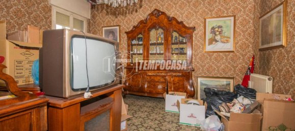 2 bedrooms Apartment in Modena, Italy No. 277067 9