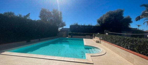 6 bedrooms Villa in Syracuse, Italy No. 331861 2