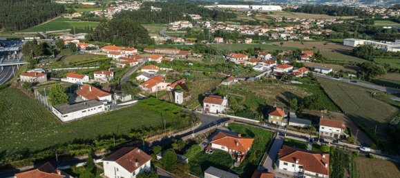 Дом с 6 спальнями в Requiao, Португалия № 176178 24