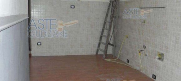 3-salle Appartement à Lavello, Italy No. 97637 7