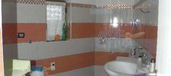 3-salle Appartement à Lavello, Italy No. 97637 12