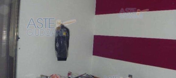 3-salle Appartement à Lavello, Italy No. 97637 2