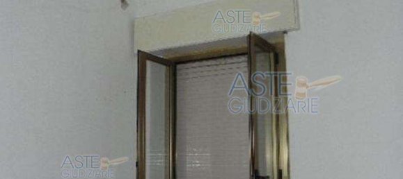 3-salle Appartement à Lavello, Italy No. 97637 3