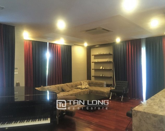 Вилла с 3 спальнями в Лонгбьен, Вьетнам № 3167