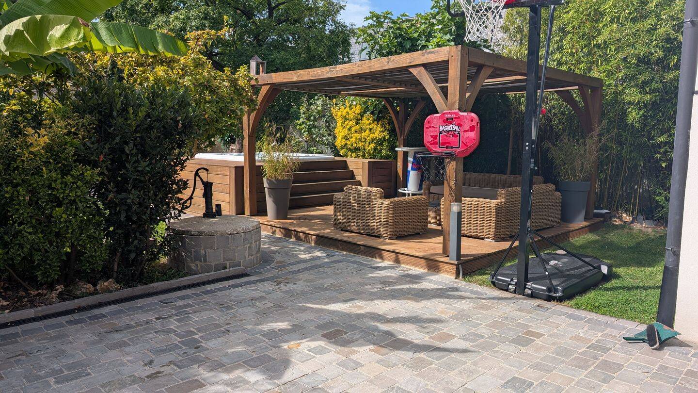 3 bedrooms House in Neuilly-Plaisance, France No. 326870