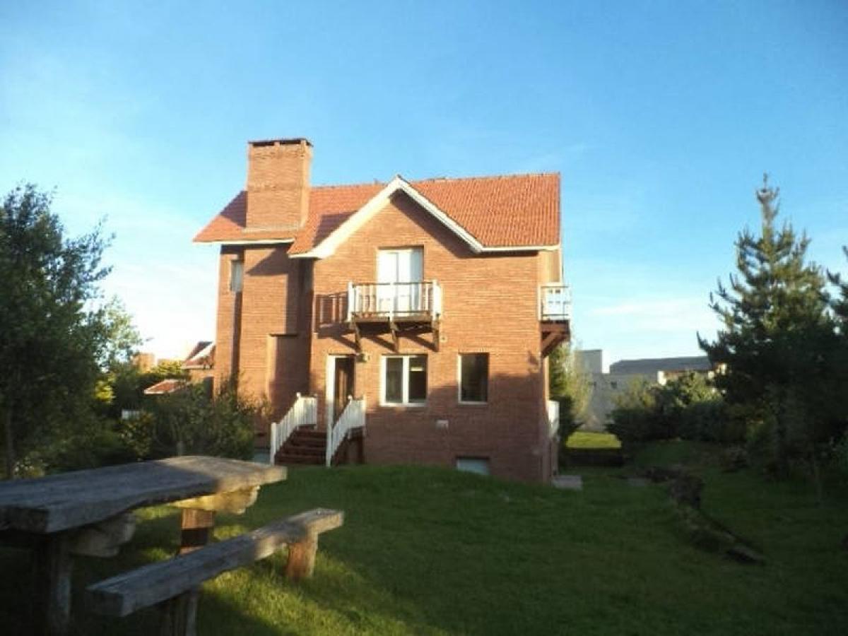 10 bedrooms House in Mar del Plata, Argentina No. 66143