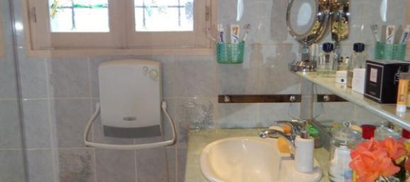 4 bedrooms House in Orleans, France No. 257530 7