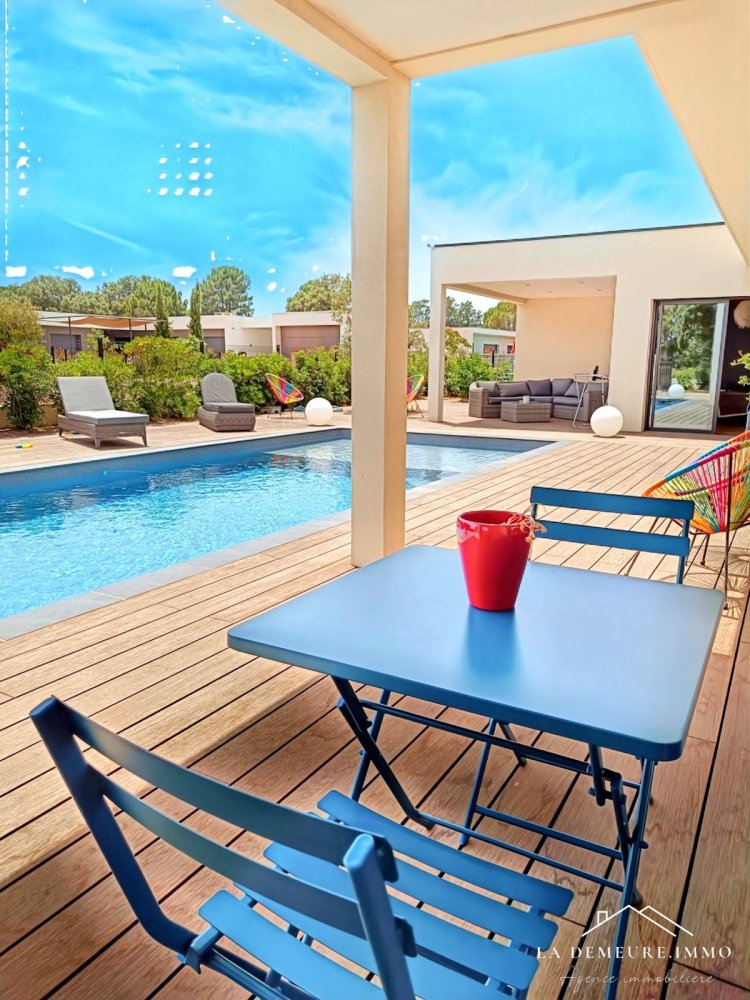 4 bedrooms Villa in Lecci, France No. 275287