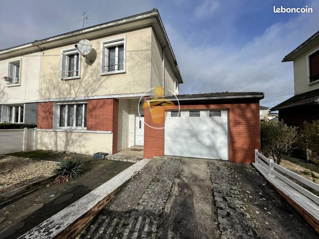 3 bedrooms House in Beautor, France No. 89412