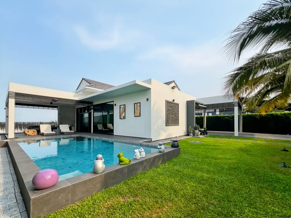 Villa de 3 dormitorios en Hua Hin, Thailand No. 58526
