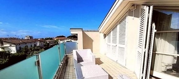 4-salle Appartement à Massa, Italy No. 260643 2