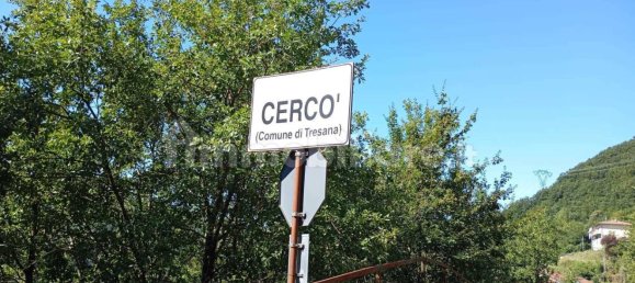 2 bedrooms House in Tresana, Italy No. 294587 2