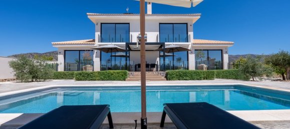 4 bedrooms Villa in Pinoso, Spain No. 134558 2