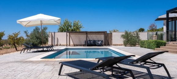 4 bedrooms Villa in Pinoso, Spain No. 134558 3