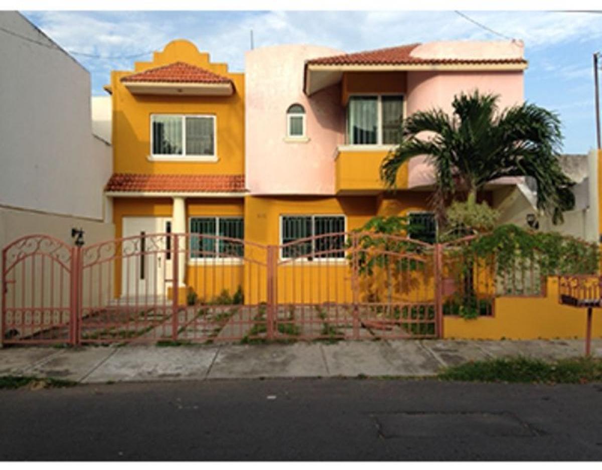 Casa de 3 dormitorios en Tijuana, Mexico No. 168733