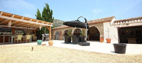 3 bedrooms House in Alcalali, Spain No. 165042 2