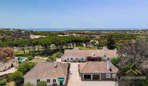 5 bedrooms Villa in Almancil, Portugal No. 330579