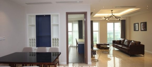 Apartamento de 3 dormitorios en Tay Ho, Vietnam No. 976 2