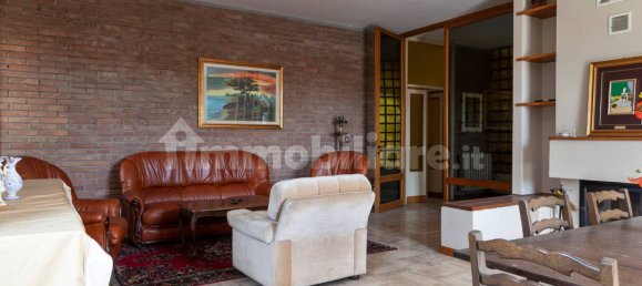 4 bedrooms Villa in Perugia, Italy No. 5559 3