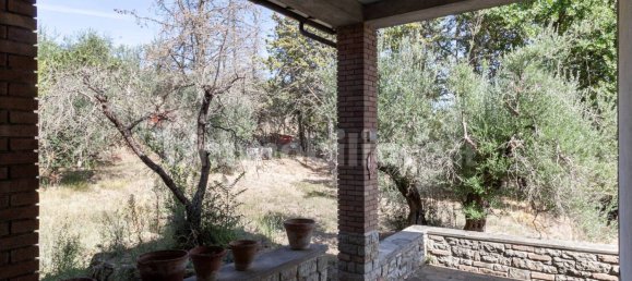 4 bedrooms Villa in Perugia, Italy No. 5559 21