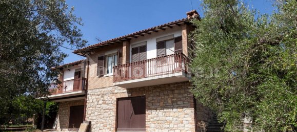 4 bedrooms Villa in Perugia, Italy No. 5559 28