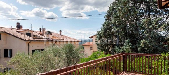 4 bedrooms Villa in Perugia, Italy No. 5559 20