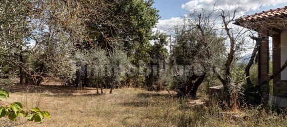 4 bedrooms Villa in Perugia, Italy No. 5559 25