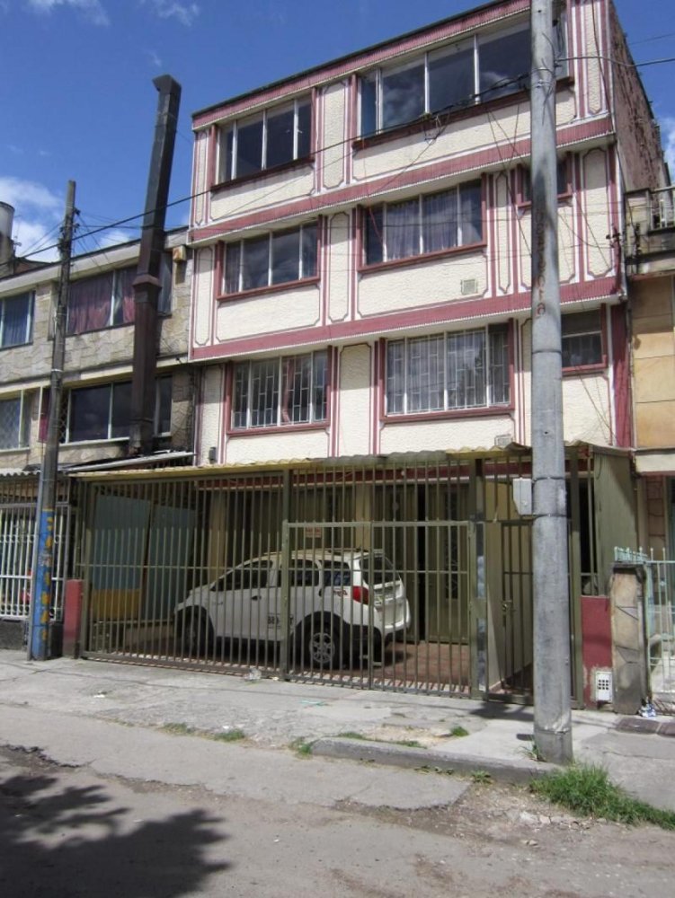 Дом с 14 спальнями в Богота, Колумбия № 10394