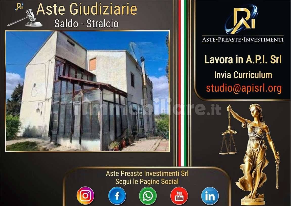 4 bedrooms House in Uta, Italy No. 343191