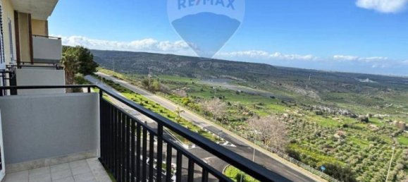 3 Schlafzimmer Wohnung in Melilli, Italy, Nr. 108997 13