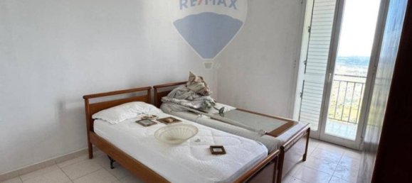 3 Schlafzimmer Wohnung in Melilli, Italy, Nr. 108997 9