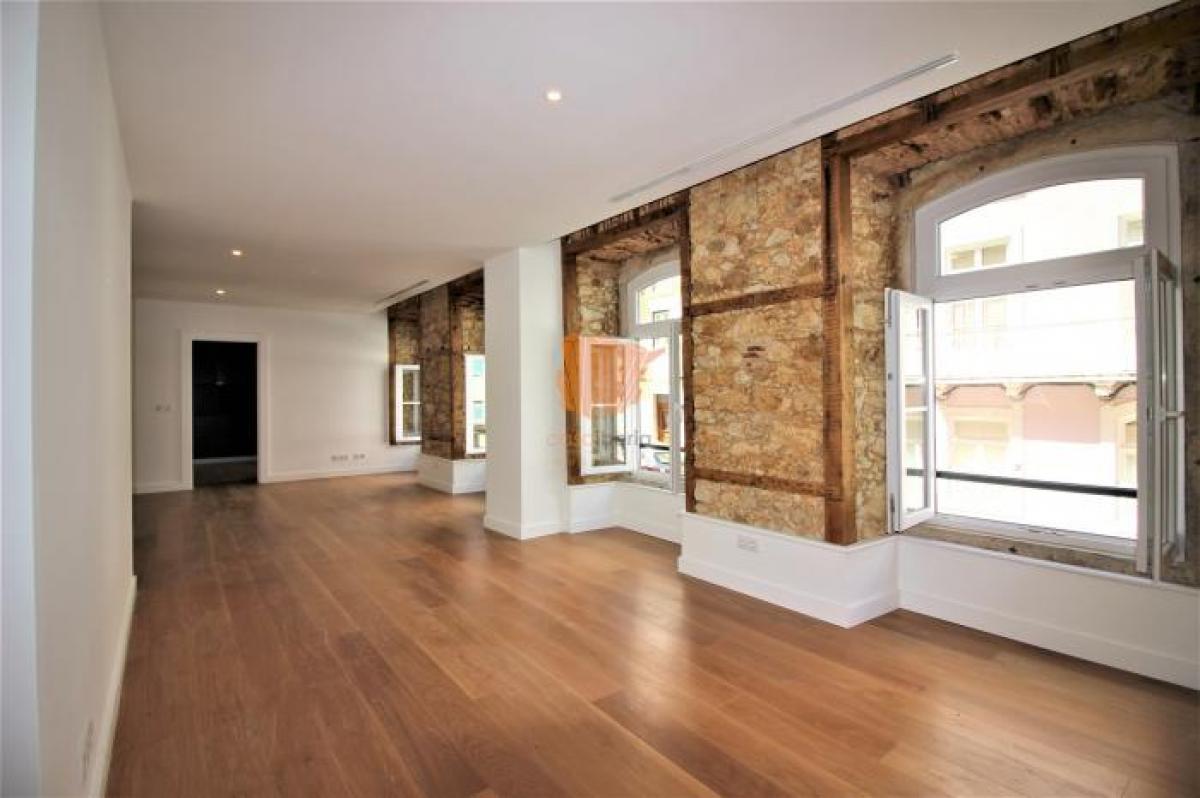 4 bedrooms Apartment in Lisbon, Portugal No. 3223