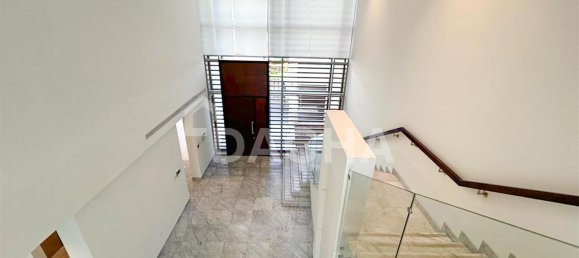 6 bedrooms Villa in Dubai, UAE No. 28033 10