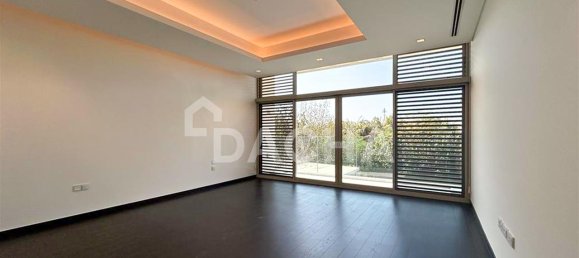 6 bedrooms Villa in Dubai, UAE No. 28033 12