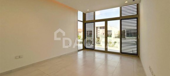 6 bedrooms Villa in Dubai, UAE No. 28033 24