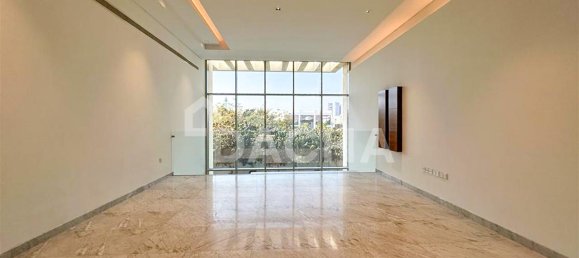 6 bedrooms Villa in Dubai, UAE No. 28033 14