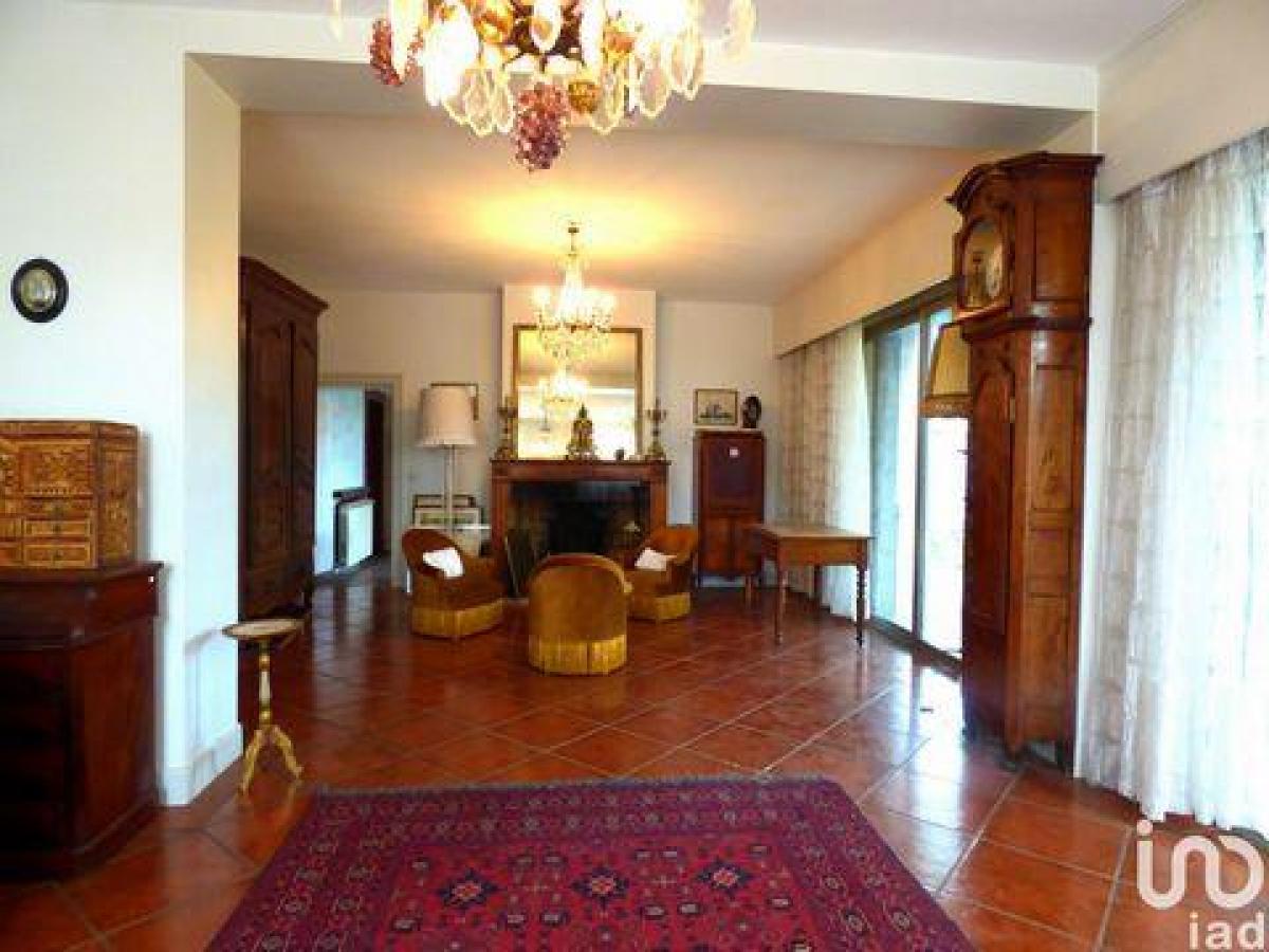 7 bedrooms House in Castelsarrasin, France No. 23796