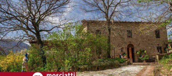 5 rooms House in Camerino, Italy No. 301315 8