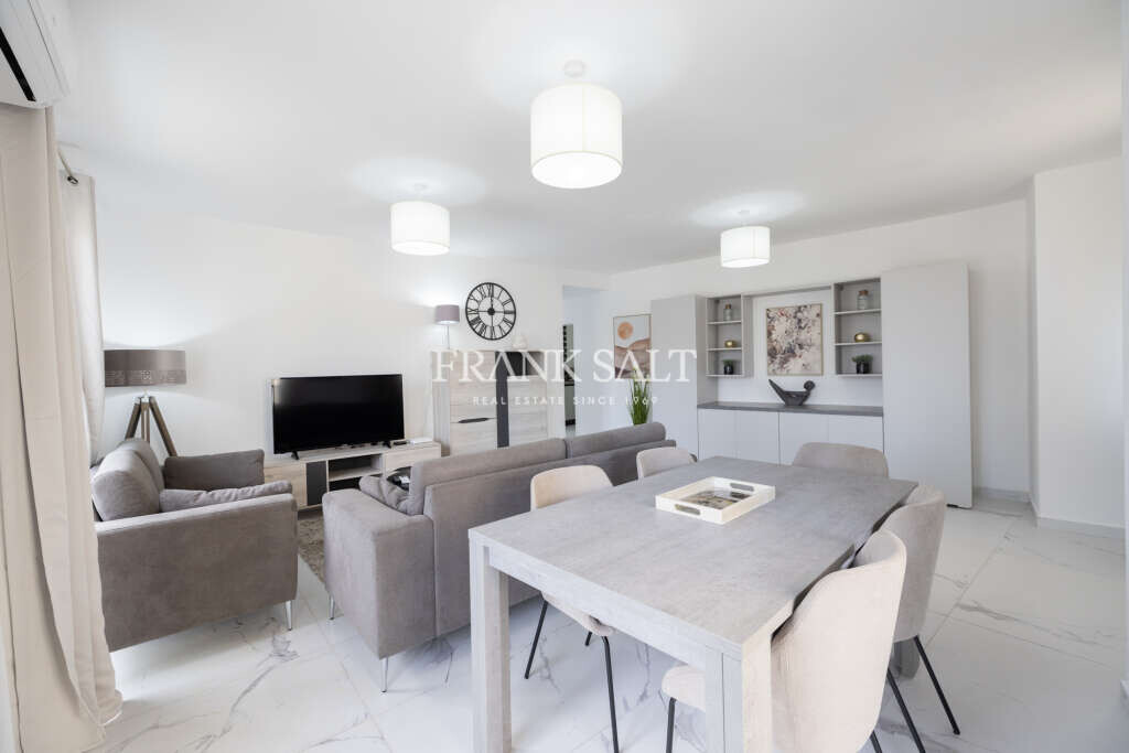 Apartamento de 3 dormitorios en Sliema, Malta No. 2701