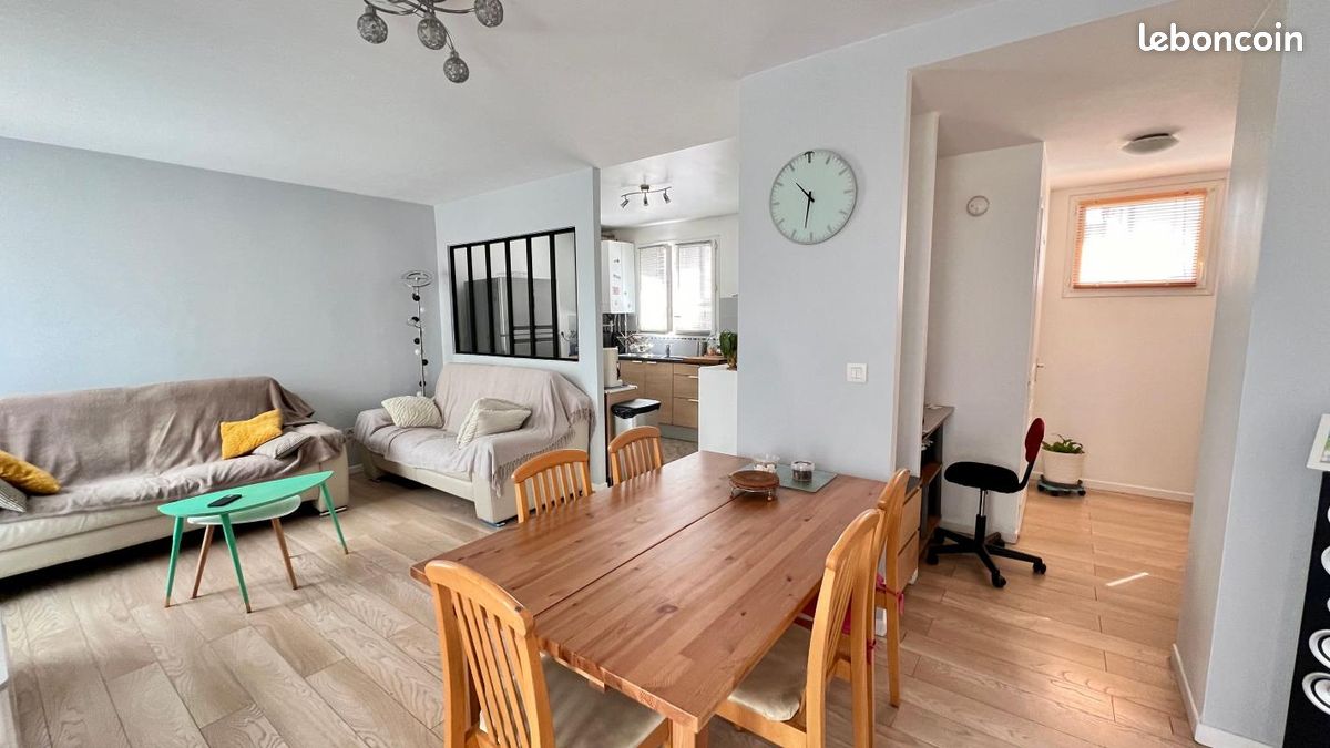 5 غرف نوم شقة في Neuilly-sur-Marne, France رقم 166144