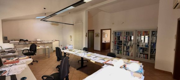 124m² Office in Poggio Rusco, Italy No. 279120 4