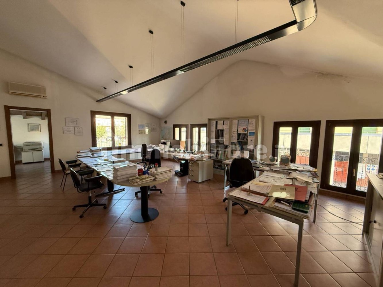124m² Office in Poggio Rusco, Italy No. 279120