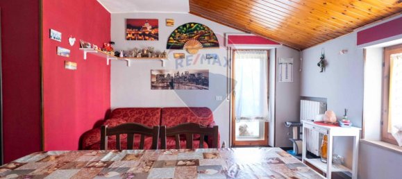 5 rooms Apartment in Staffolo, Italy No. 2042 4