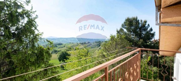 5 rooms Apartment in Staffolo, Italy No. 2042 8