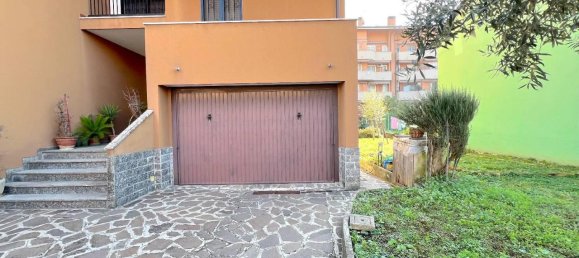 6 rooms Apartment in Vimodrone, Italy No. 28170 2