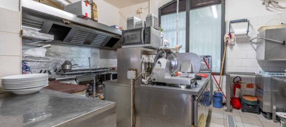 3 rooms Commercial property in Milan, Italy No. 246447 16